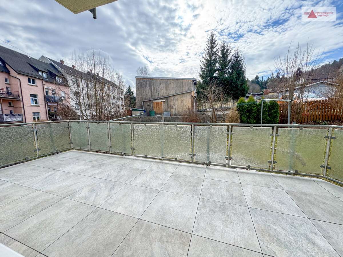 Thumbnail-Wohnung zum Mieten in Aue 387,00 € 64.44 m²