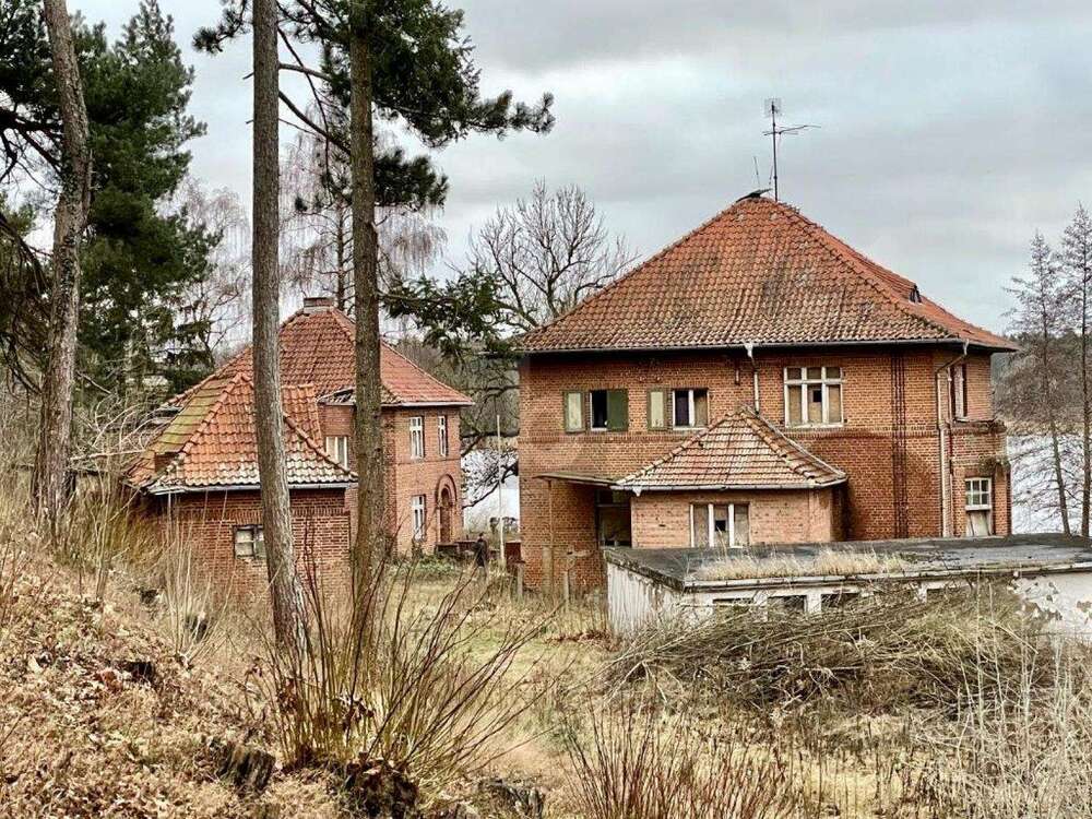 Thumbnail-Haus zum Kaufen in Krakow am See 638.000,00 € 950 m²