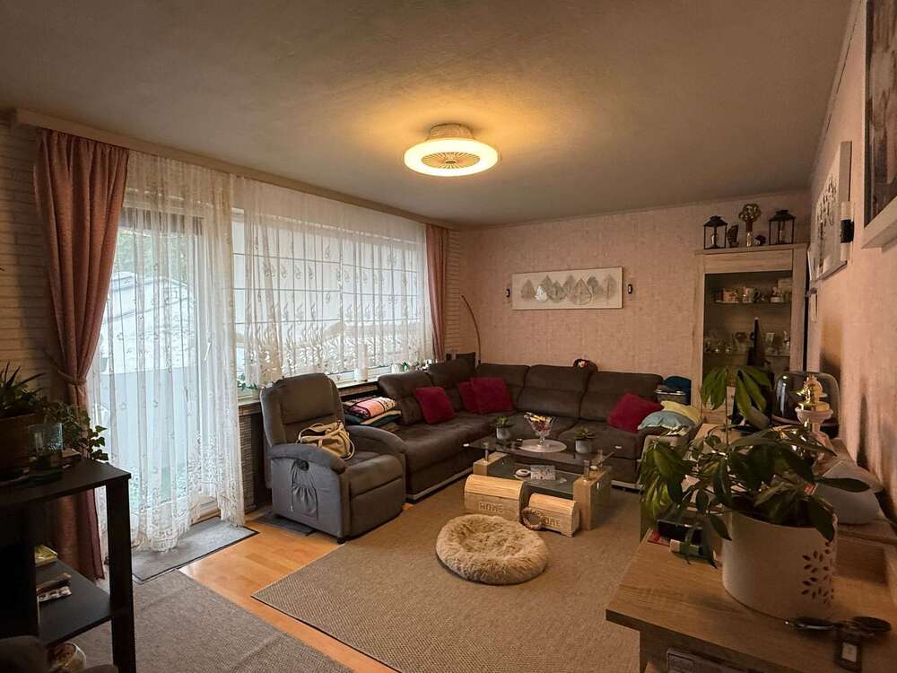 Thumbnail-Wohnung zum Kaufen in Düsseldorf 255.000,00 € 83 m²