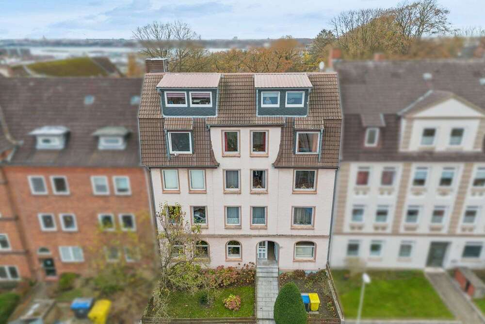 Thumbnail-Haus zum Kaufen in Kiel 850.000,00 € 428.05 m²