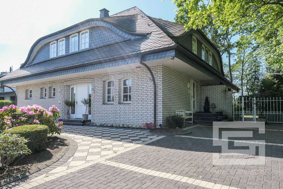 Thumbnail-Haus zum Kaufen in Monheim am Rhein 1.490.000,00 € 181 m²