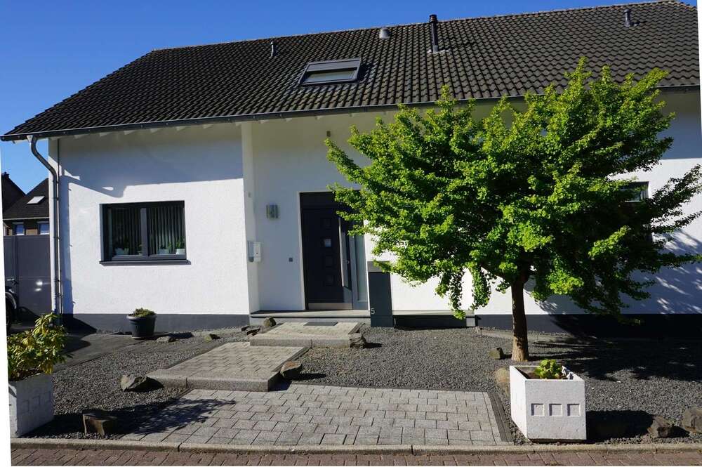Thumbnail-Haus zum Kaufen in Dormagen 698.000,00 € 177 m²