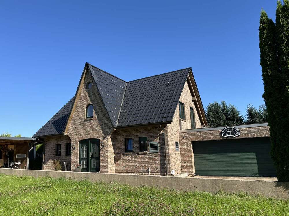 Thumbnail-Haus zum Kaufen in Bad Pyrmont Großenberg 389.000,00 € 139.16 m²