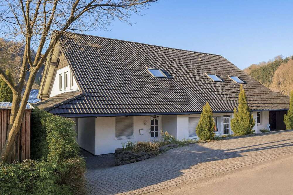 Thumbnail-Haus zum Kaufen in Schmallenberg 299.000,00 € 159.06 m²