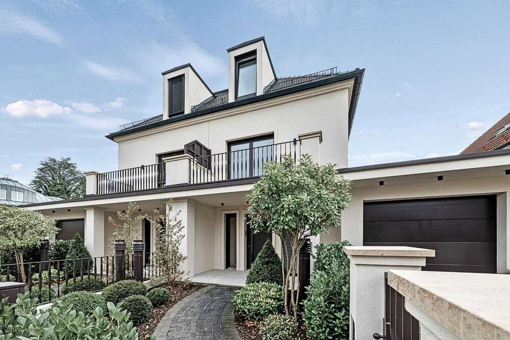 Thumbnail-Haus zum Kaufen in München 2.490.000,00 € 234 m²