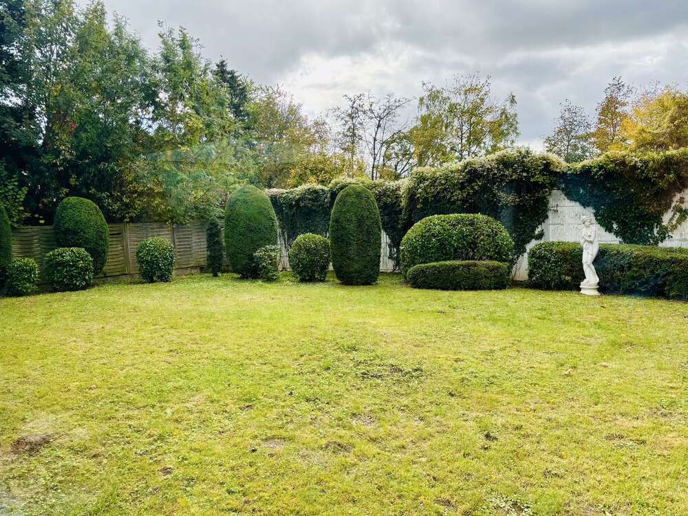 Thumbnail-Haus zum Kaufen in Niederhöchstadt 895.000,00 € 195 m²