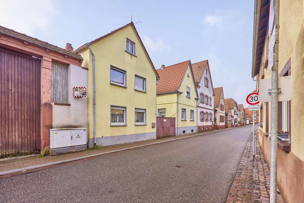 Thumbnail-Haus zum Kaufen in Heuchelheim-Klingen 295.000,00 € 235 m²