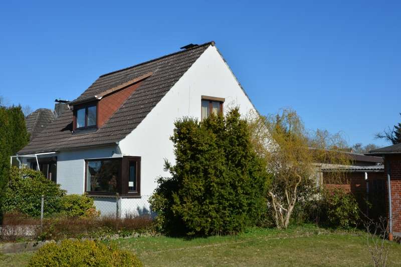 Thumbnail-Haus zum Kaufen in Neumünster 155.000,00 € 227 m²