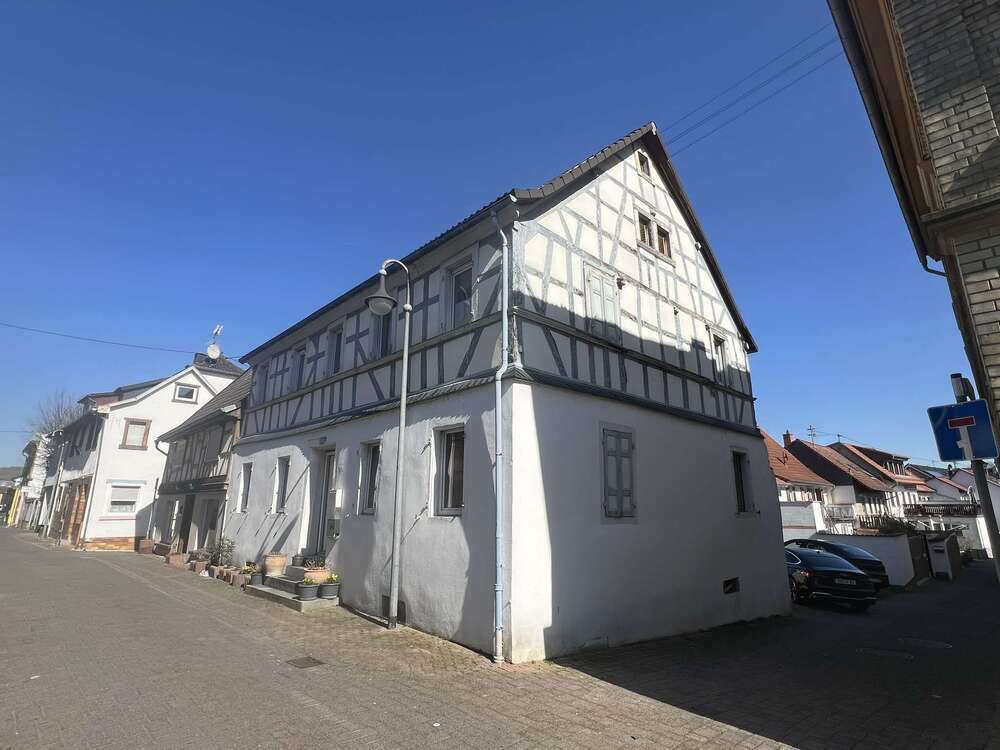 Thumbnail-Haus zum Kaufen in Sprendlingen 225.000,00 € 165 m²
