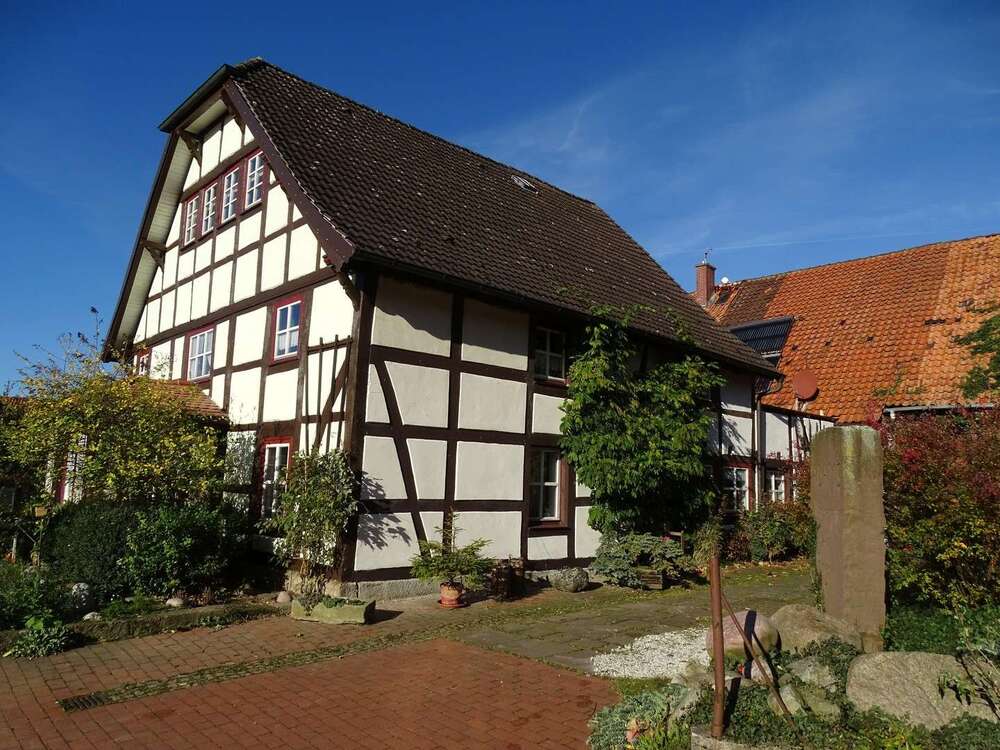 Thumbnail-Haus zum Kaufen in Hessisch Oldendorf 175.000,00 € 200 m²