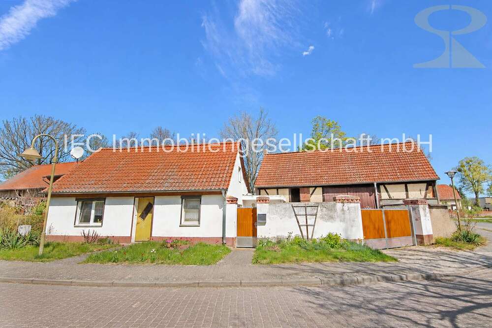 Thumbnail-Haus zum Kaufen in Zerbst (Anhalt) 49.000,00 € 111 m²