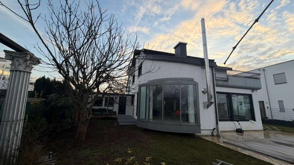 Thumbnail-Haus zum Kaufen in Karlsruhe 1.490.000,00 € 253 m²