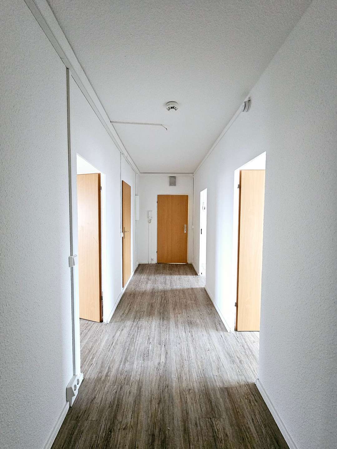 Thumbnail-Wohnung zum Mieten in Zwickau 490,00 € 70.48 m²