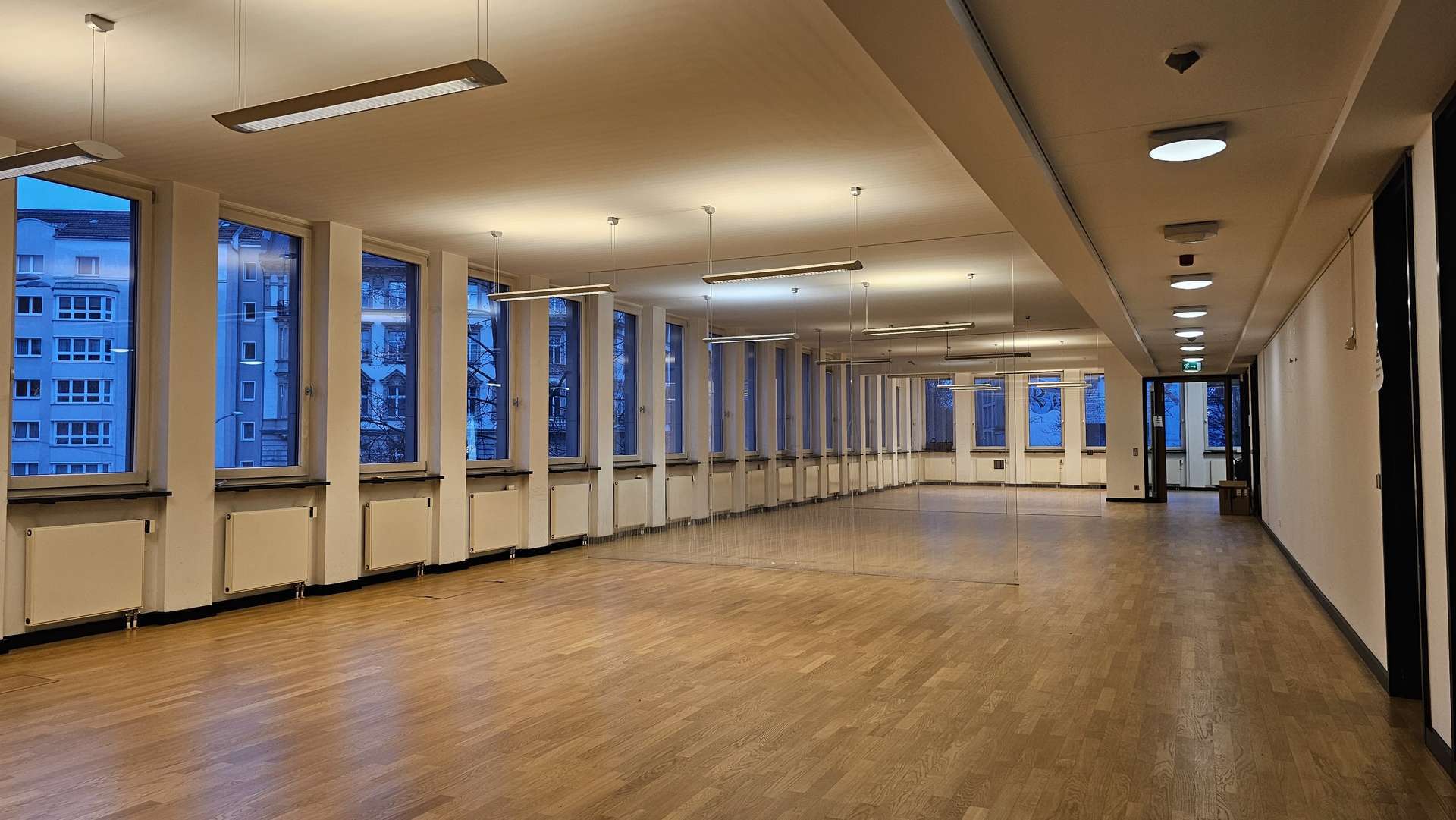 Thumbnail-Büro in Berlin 12.450,00 € 415 m²