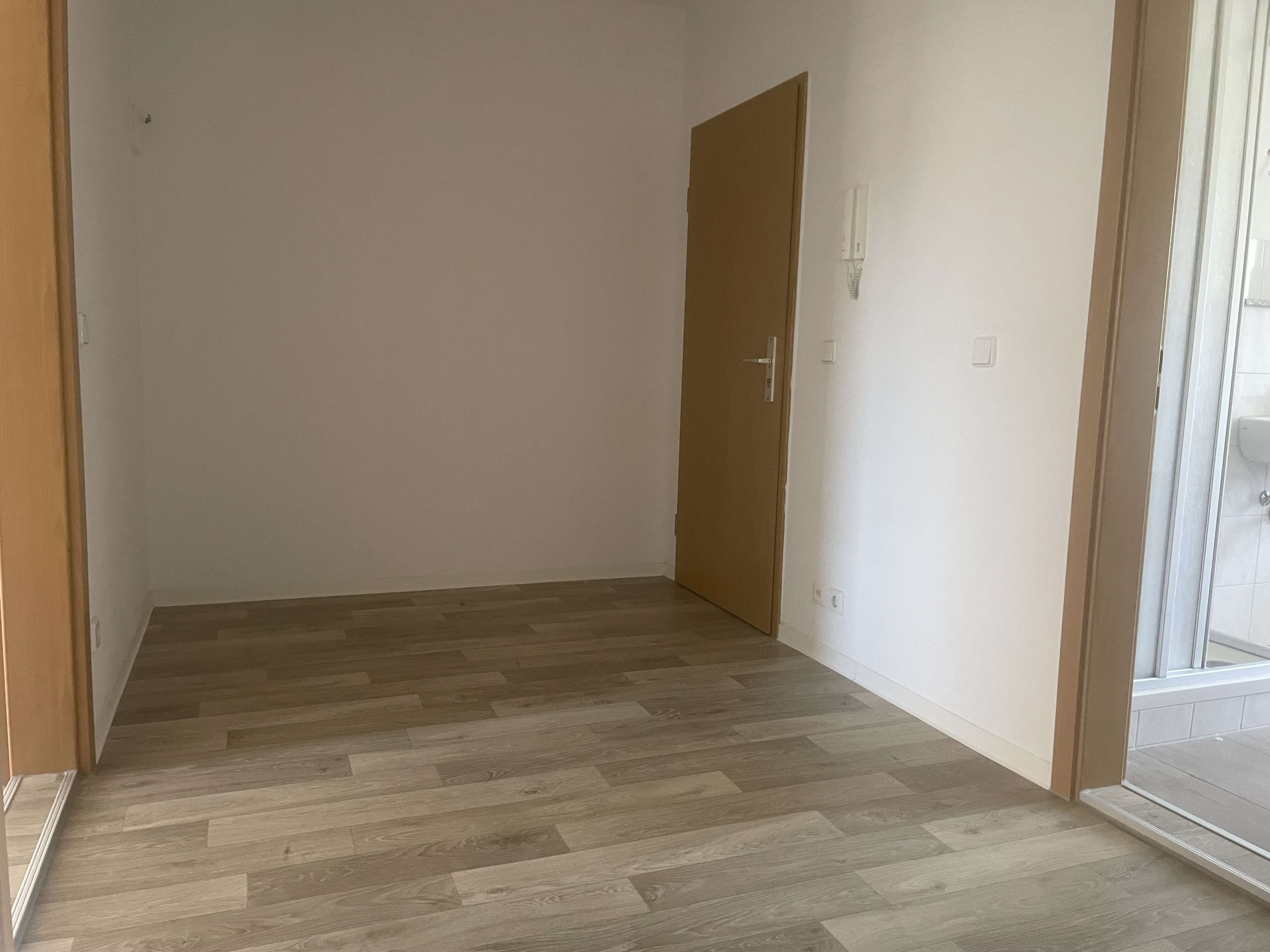 Thumbnail-Wohnung zum Mieten in Wilkau-Haßlau 380,00 € 66 m²