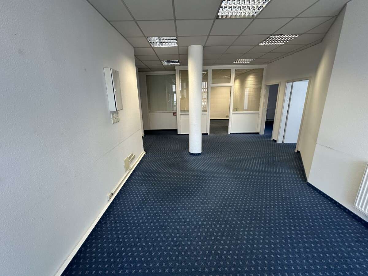 Thumbnail-Büro in Limbach-Oberfrohna 420,00 € 94 m²