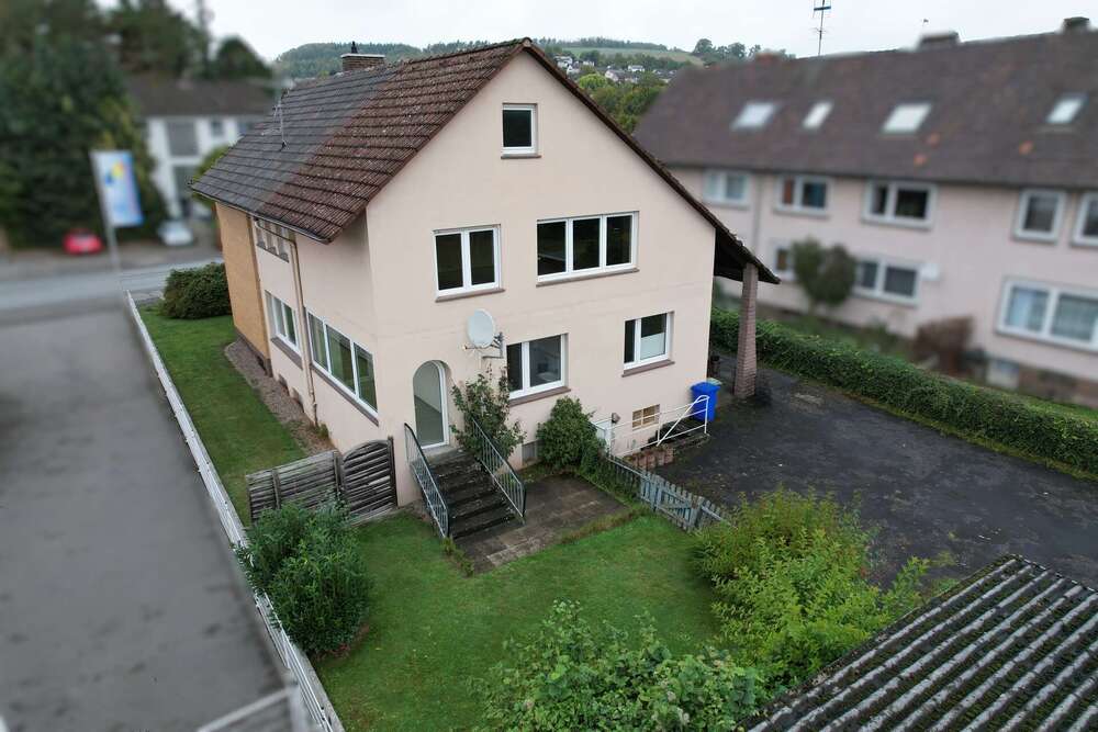 Thumbnail-Haus zum Kaufen in Beverungen 239.000,00 € 250 m²