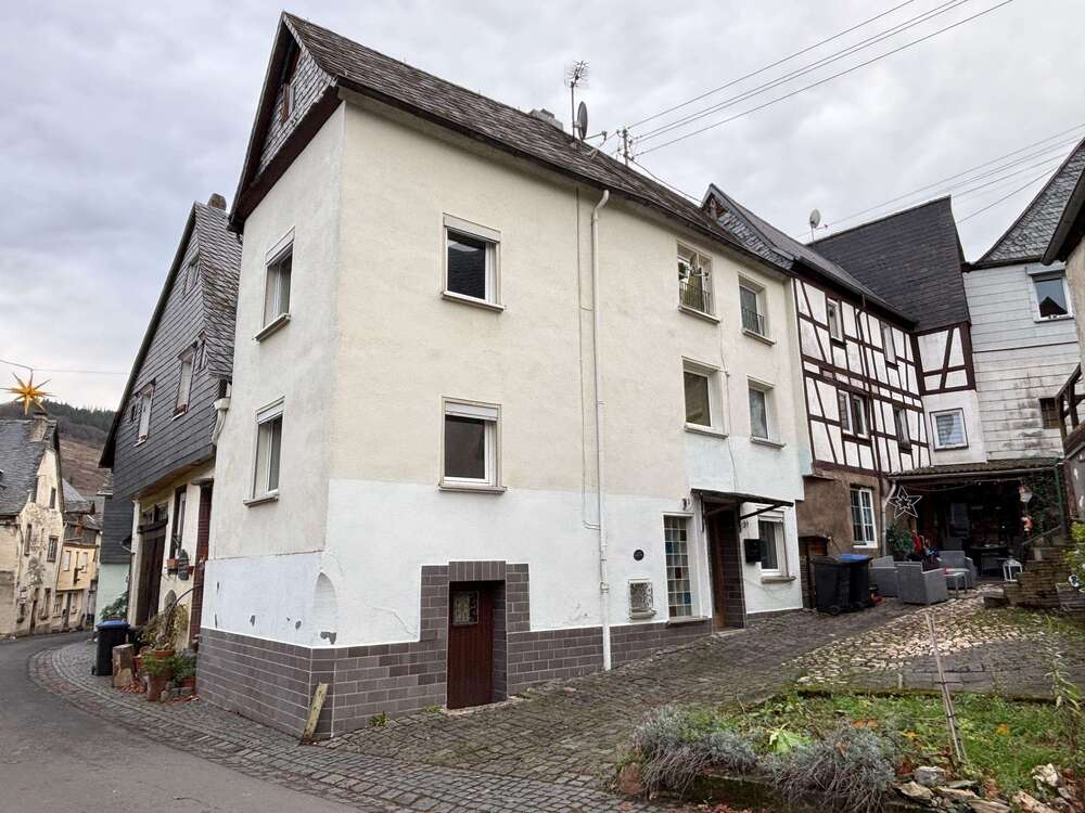 Thumbnail-Haus zum Kaufen in Enkirch 90.000,00 € 74 m²
