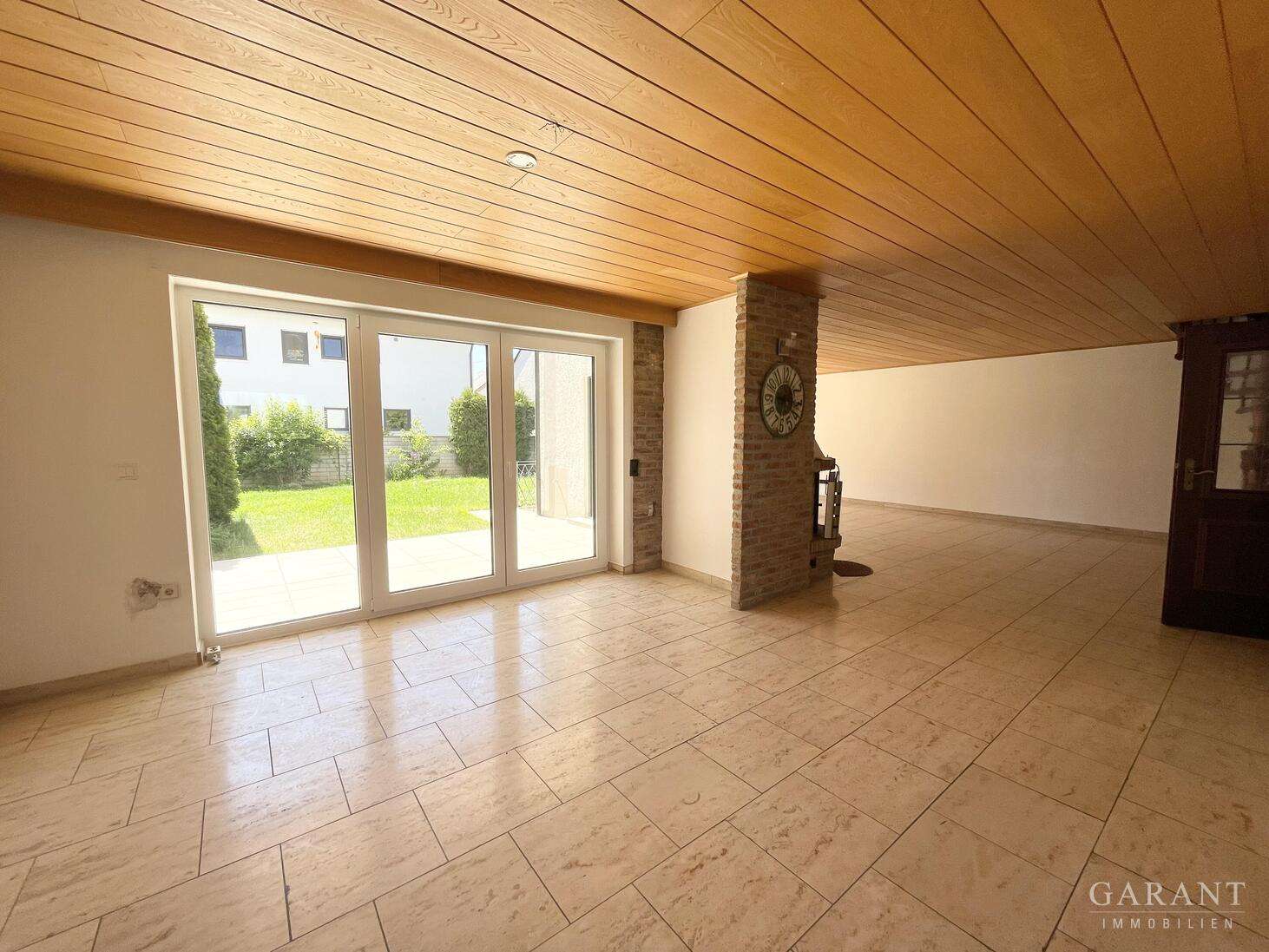 Thumbnail-Haus zum Mieten in Neu-Ulm 2.450,00 € 213 m²