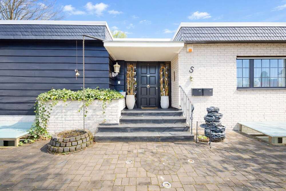 Thumbnail-Haus zum Kaufen in Ratingen 975.000,00 € 268 m²