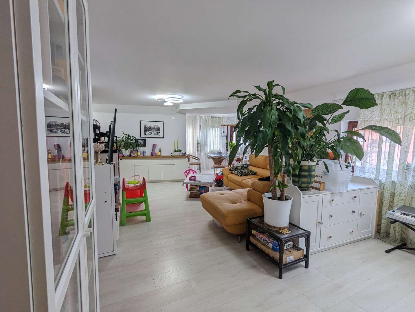 Thumbnail-Wohnung zum Mieten in Pforzheim 1.250,00 € 145 m²