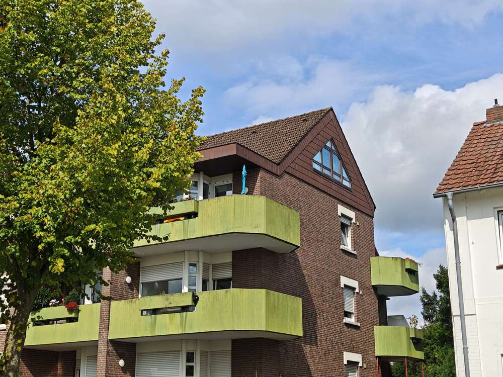 Thumbnail-Wohnung zum Kaufen in Delmenhorst 215.000,00 € 90 m²