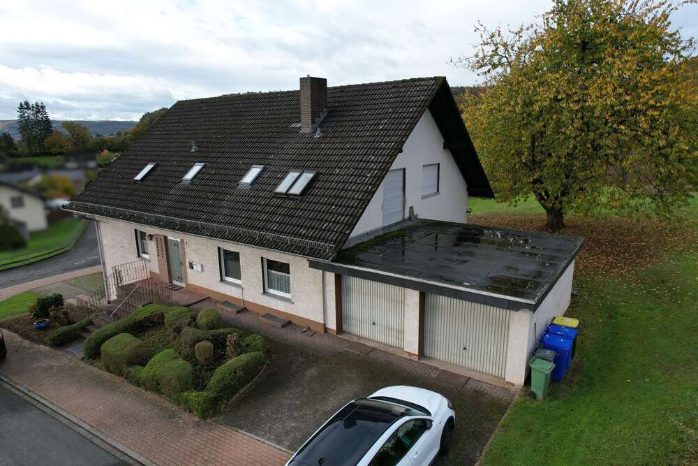 Thumbnail-Haus zum Kaufen in Beverungen 279.000,00 € 327 m²