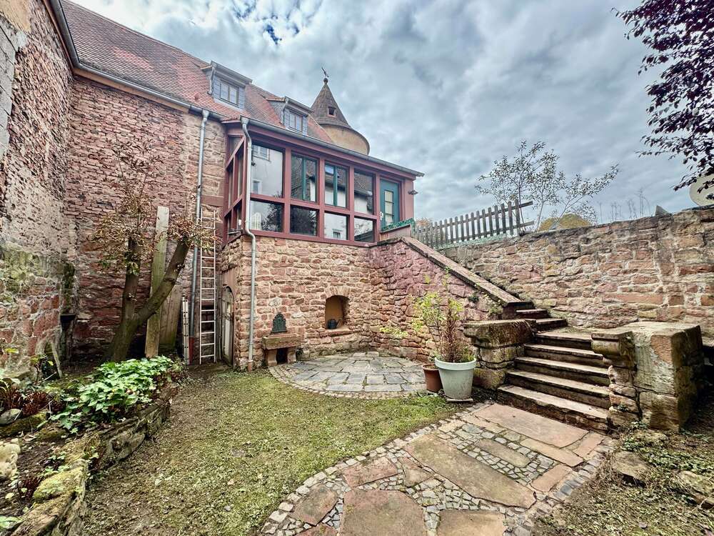 Thumbnail-Haus zum Kaufen in Büdingen 319.000,00 € 252 m²