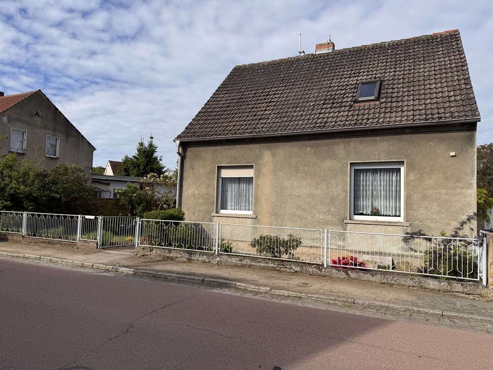Thumbnail-Haus zum Kaufen in Lutherstadt Wittenberg 90.000,00 € 77 m²