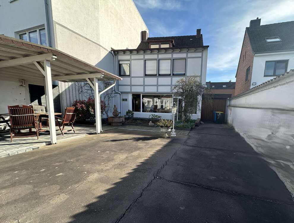 Thumbnail-Haus zum Kaufen in Düren 355.000,00 € 178 m²
