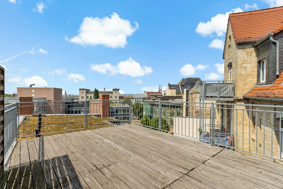 Thumbnail-Wohnung zum Mieten in Halle 716,00 € 90 m²