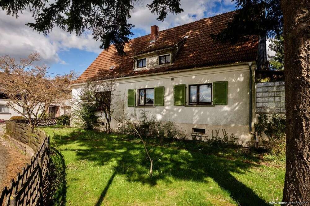 Thumbnail-Haus zum Kaufen in Merchweiler Wemmetsweiler 225.000,00 € 165 m²