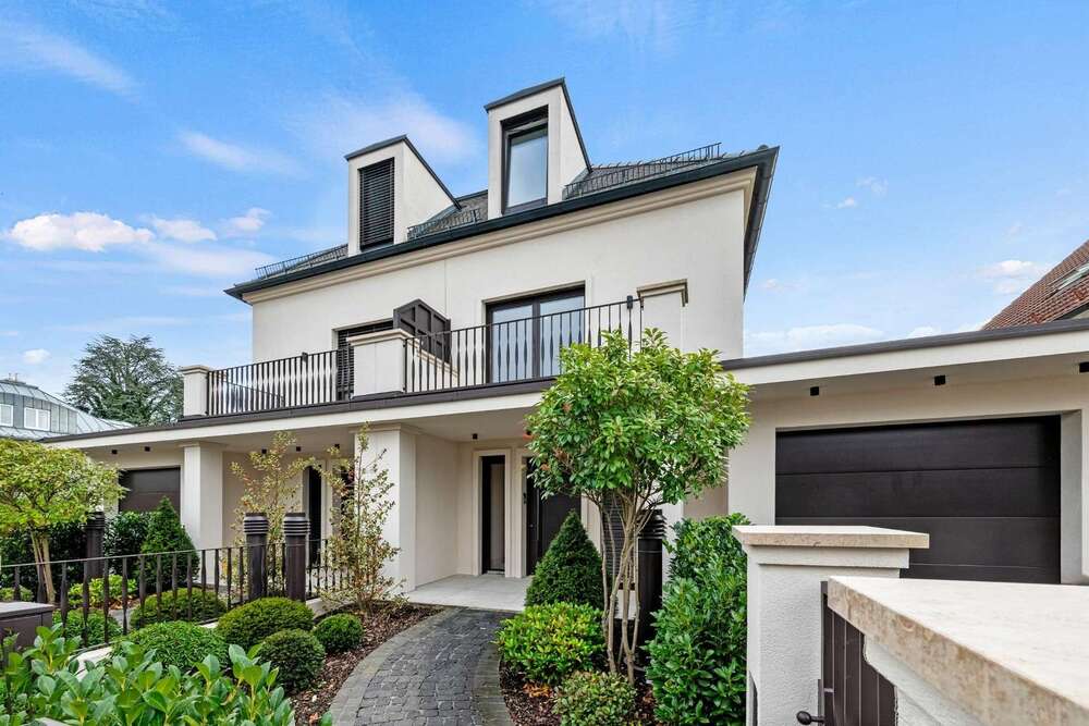 Thumbnail-Haus zum Kaufen in München 2.490.000,00 € 234 m²