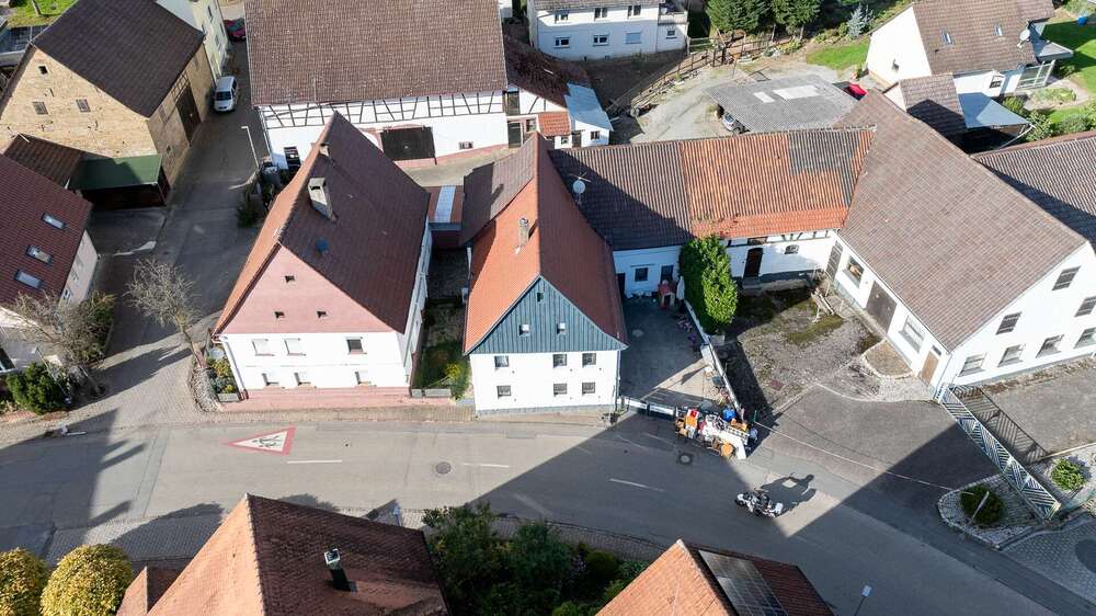 Thumbnail-Haus zum Kaufen in Gundelsheim Bachenau 360.000,00 € 300.1 m²