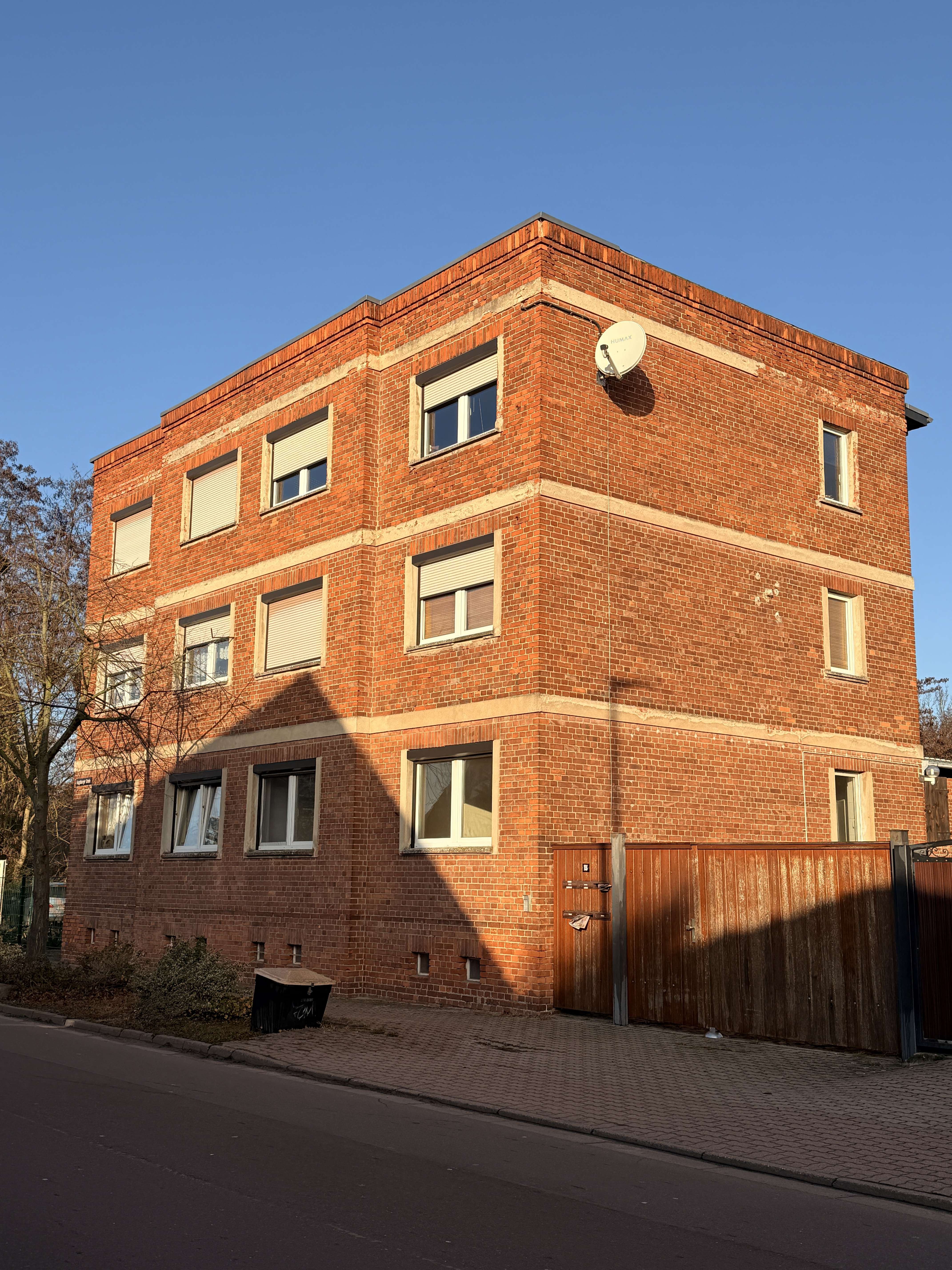 Thumbnail-Haus zum Kaufen in Schönebeck OT Pretzien 200.000,00 € 261 m²