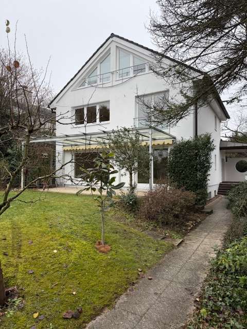 Thumbnail-Haus zum Mieten in Friedrichsdorf 3.500,00 € 180 m²