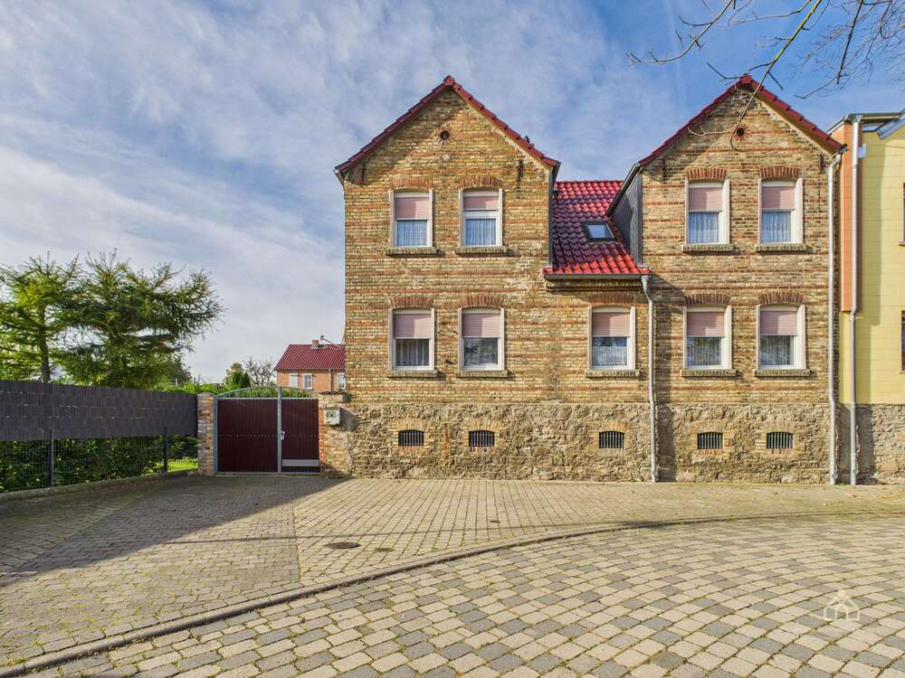 Thumbnail-Haus zum Kaufen in Staßfurt 120.000,00 € 163.54 m²