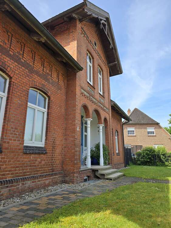 Thumbnail-Wohnung zum Mieten in Burgwedel 1.125,00 € 131 m²