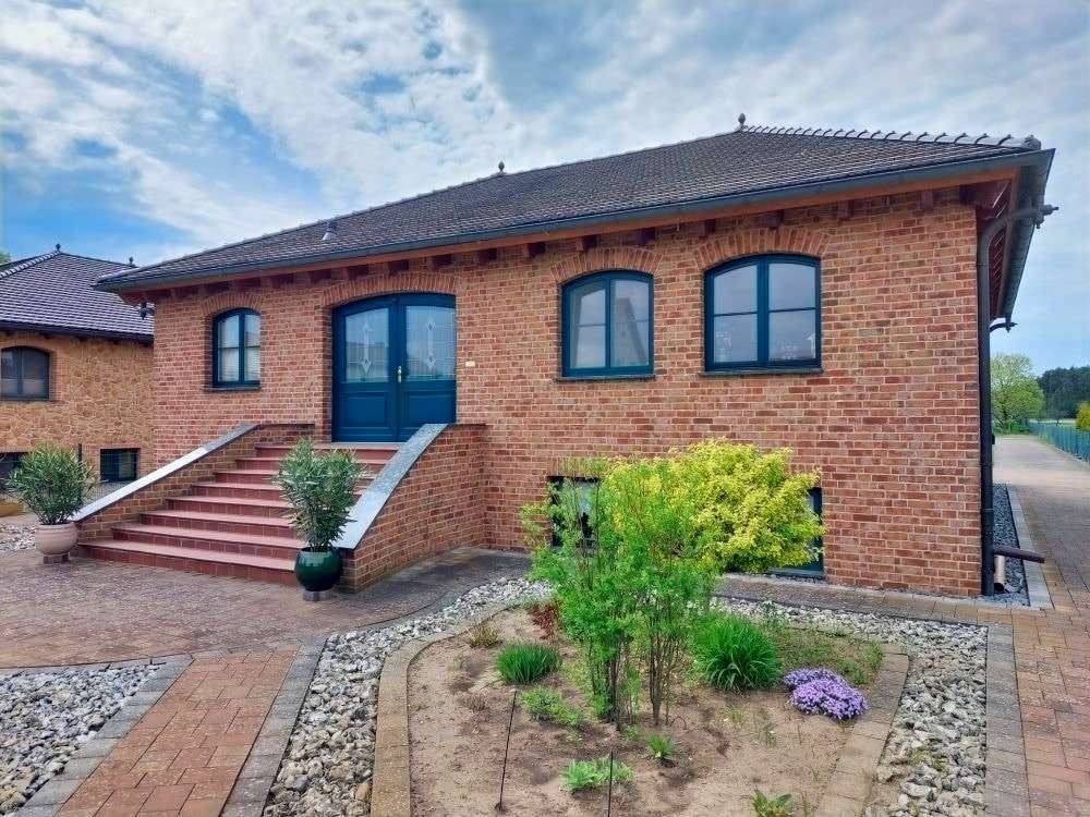 Thumbnail-Haus zum Kaufen in Friedland 799.000,00 € 260 m²