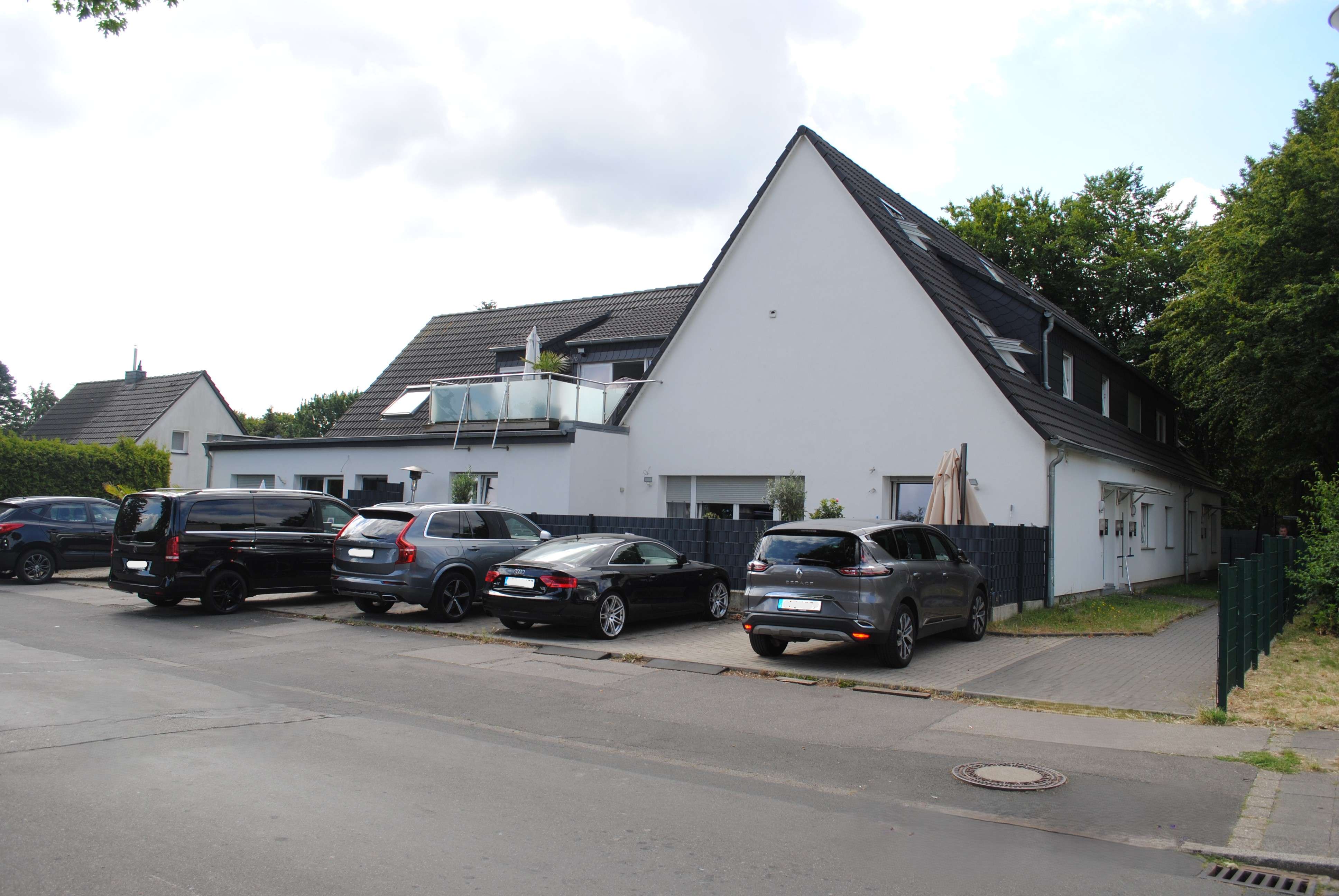 Thumbnail-Wohnung zum Kaufen in Krefeld-Elfrath 329.000,00 € 130.29 m²
