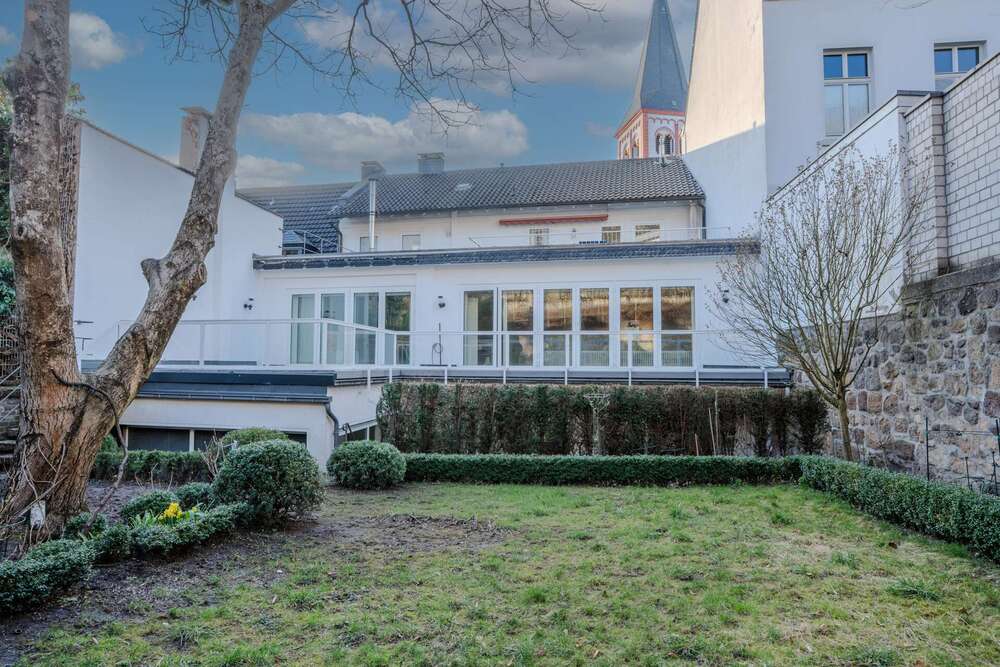 Thumbnail-Wohnung zum Mieten in Siegburg 2.000,00 € 160 m²