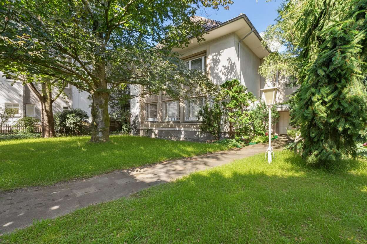 Thumbnail-Haus zum Kaufen in Düsseldorf - Angermund 1.950.000,00 € 548 m²