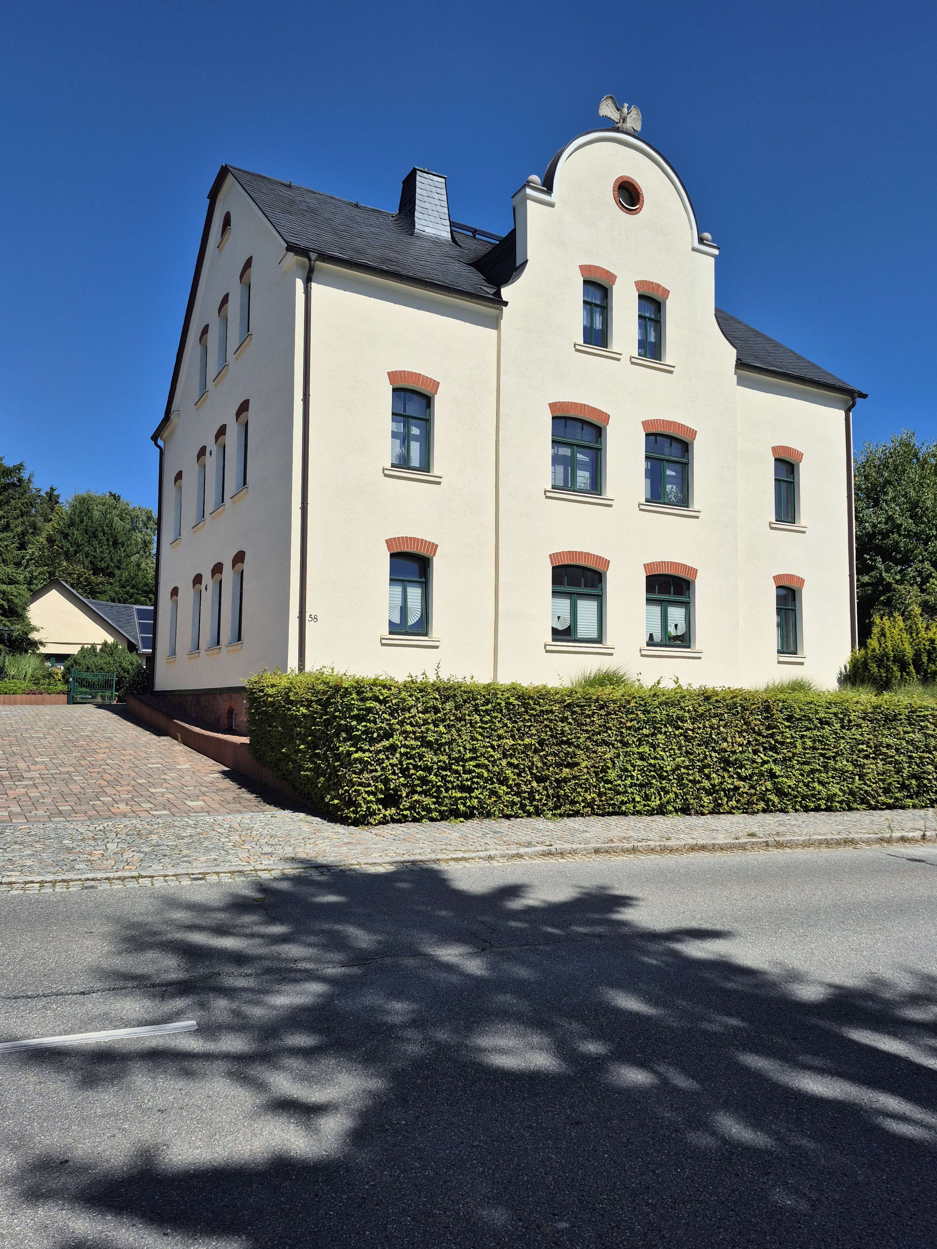 Thumbnail-Wohnung zum Mieten in Niederwürschnitz 980,00 € 126 m²