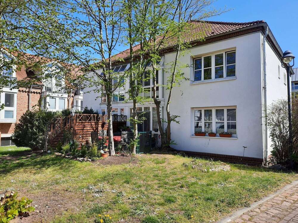 Thumbnail-Wohnung zum Kaufen in Halle 110.000,00 € 63.52 m²