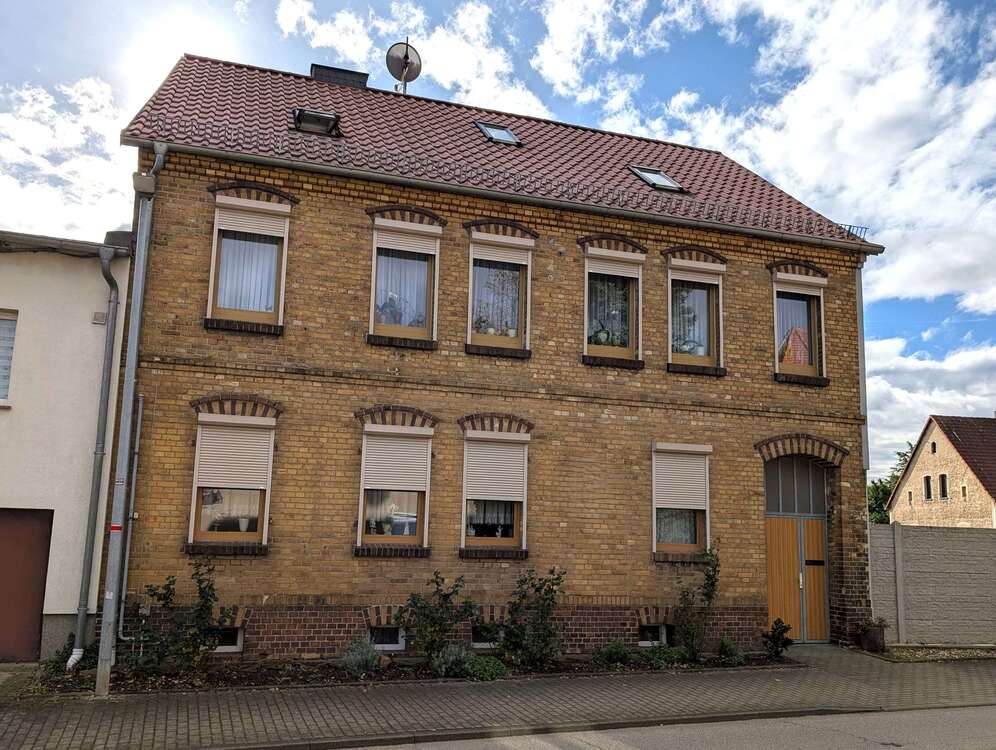 Thumbnail-Haus zum Kaufen in Sandersdorf 198.000,00 € 247 m²