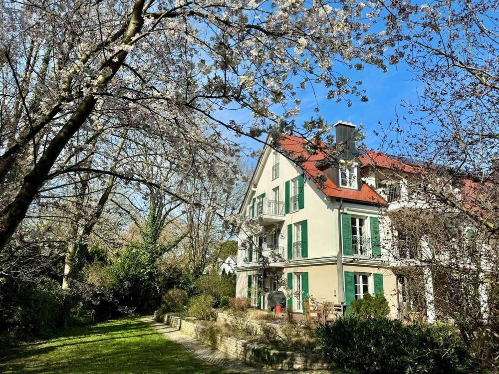 Thumbnail-Wohnung zum Kaufen in München 2.900.000,00 € 300 m²