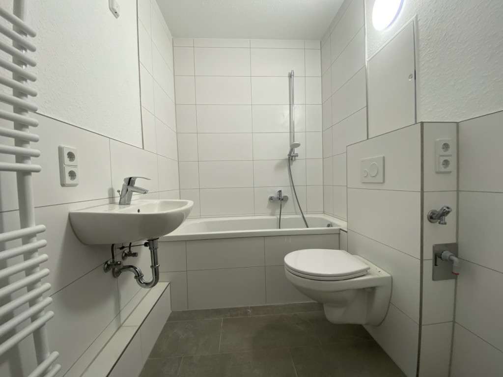 Thumbnail-Wohnung zum Mieten in Suhl 351,61 € 54.46 m²