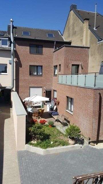 Thumbnail-Wohnung zum Kaufen in Neuss Holzheim 299.000,00 € 102 m²