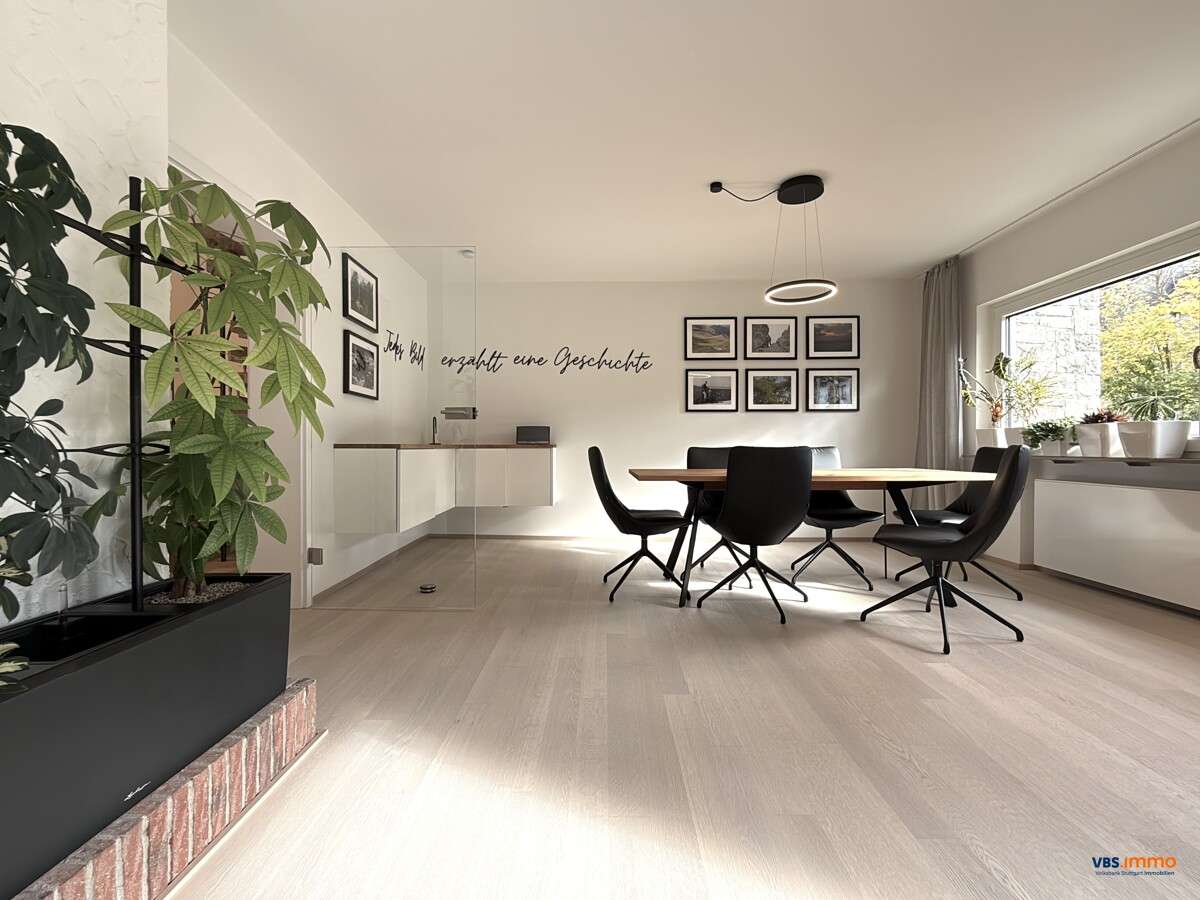 Thumbnail-Wohnung zum Mieten in Stuttgart Muckensturm 2.300,00 € 159 m²