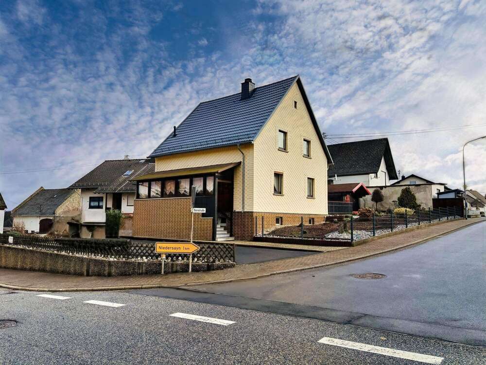 Thumbnail-Haus zum Kaufen in Ewighausen 199.000,00 € 137 m²